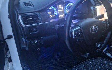 Toyota Camry, 2017 год, 2 050 000 рублей, 2 фотография