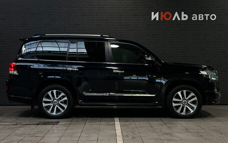 Toyota Land Cruiser 200, 2017 год, 6 340 000 рублей, 5 фотография