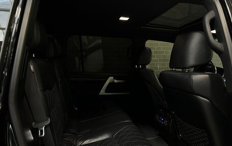 Toyota Land Cruiser 200, 2017 год, 6 340 000 рублей, 19 фотография