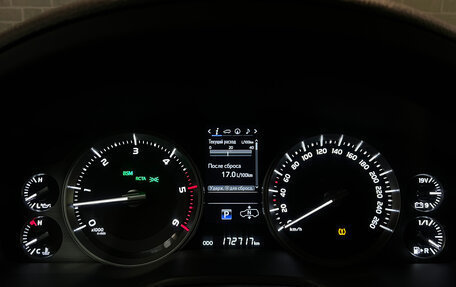 Toyota Land Cruiser 200, 2017 год, 6 340 000 рублей, 33 фотография