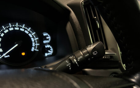Toyota Land Cruiser 200, 2017 год, 6 340 000 рублей, 32 фотография