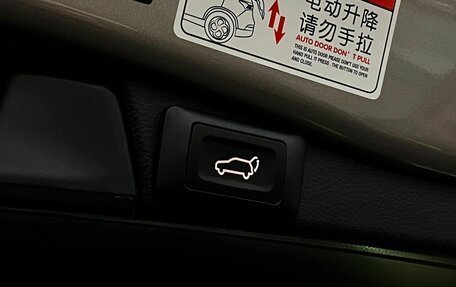 Toyota RAV4, 2025 год, 4 350 000 рублей, 7 фотография