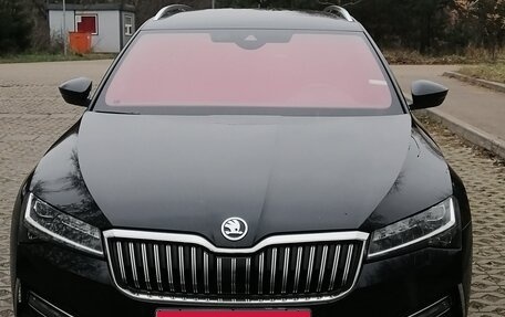 Skoda Superb III рестайлинг, 2021 год, 2 850 000 рублей, 1 фотография