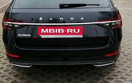 Skoda Superb III рестайлинг, 2021 год, 2 850 000 рублей, 2 фотография