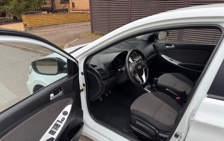 Hyundai Solaris II рестайлинг, 2013 год, 699 000 рублей, 14 фотография