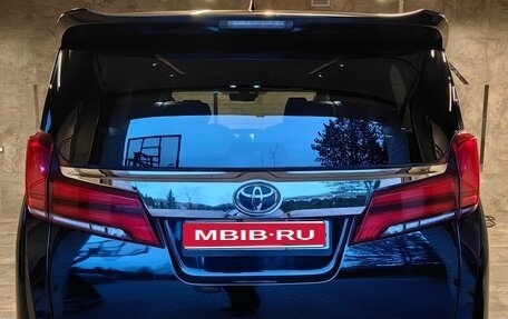 Toyota Alphard III, 2018 год, 4 600 000 рублей, 1 фотография