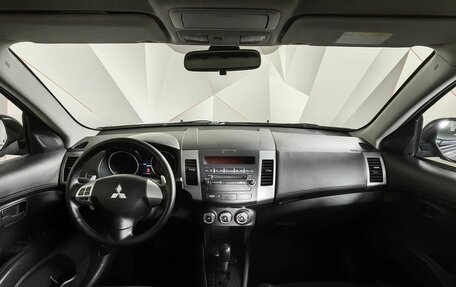 Mitsubishi Outlander III рестайлинг 3, 2011 год, 729 000 рублей, 15 фотография