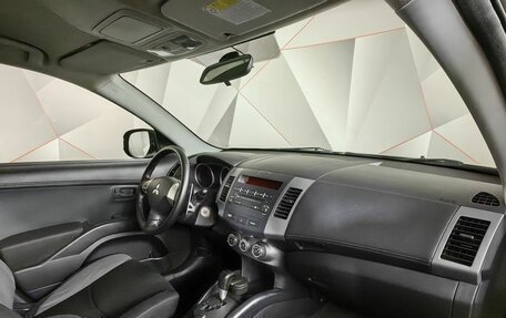 Mitsubishi Outlander III рестайлинг 3, 2011 год, 729 000 рублей, 14 фотография