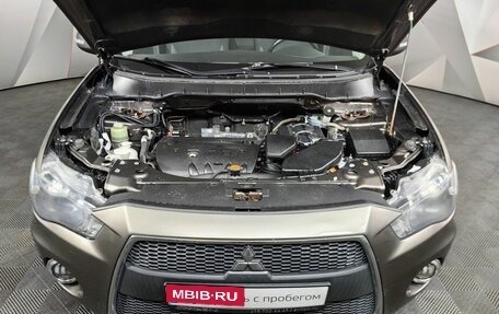 Mitsubishi Outlander III рестайлинг 3, 2011 год, 729 000 рублей, 11 фотография