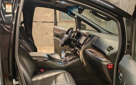 Toyota Alphard III, 2018 год, 4 600 000 рублей, 5 фотография