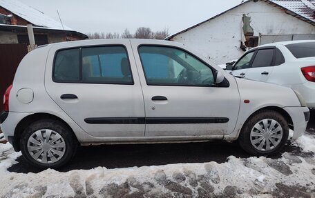 Renault Clio III, 2002 год, 290 000 рублей, 3 фотография