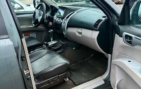 Mitsubishi Pajero Sport II рестайлинг, 2013 год, 1 799 999 рублей, 3 фотография