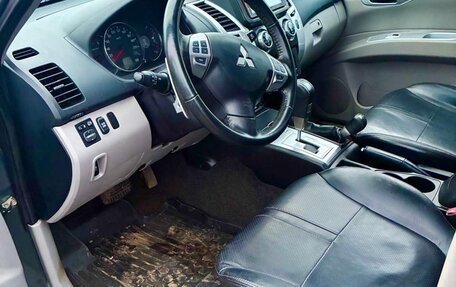 Mitsubishi Pajero Sport II рестайлинг, 2013 год, 1 799 999 рублей, 4 фотография