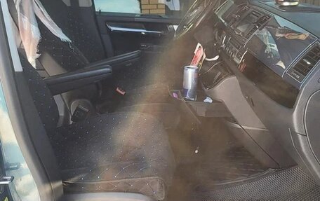 Volkswagen Multivan T6 рестайлинг, 2019 год, 3 800 000 рублей, 4 фотография