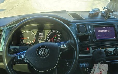 Volkswagen Multivan T6 рестайлинг, 2019 год, 3 800 000 рублей, 10 фотография