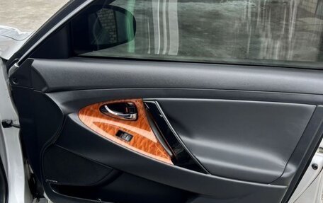 Toyota Camry, 2010 год, 1 650 000 рублей, 10 фотография