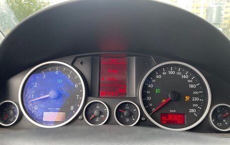 Volkswagen Touareg III, 2007 год, 899 999 рублей, 3 фотография