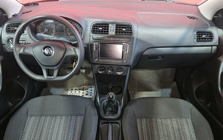 Volkswagen Polo VI (EU Market), 2018 год, 949 000 рублей, 9 фотография