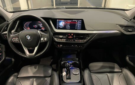 BMW 1 серия, 2021 год, 3 690 000 рублей, 15 фотография