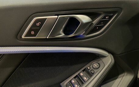 BMW 1 серия, 2021 год, 3 690 000 рублей, 21 фотография