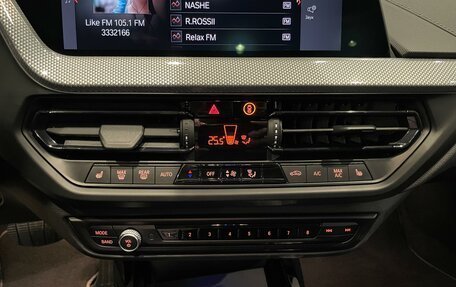 BMW 1 серия, 2021 год, 3 690 000 рублей, 20 фотография