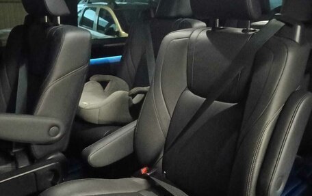 Toyota HiAce H300, 2021 год, 7 500 000 рублей, 4 фотография