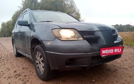 Mitsubishi Outlander III рестайлинг 3, 2004 год, 700 000 рублей, 5 фотография