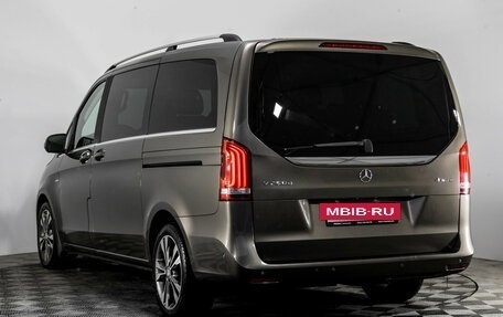 Mercedes-Benz V-Класс, 2016 год, 3 299 000 рублей, 9 фотография