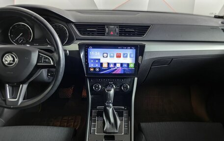 Skoda Superb III рестайлинг, 2017 год, 1 735 000 рублей, 11 фотография