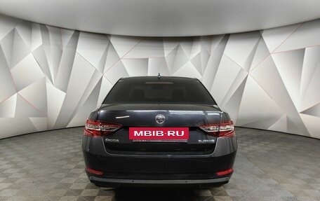 Skoda Superb III рестайлинг, 2017 год, 1 735 000 рублей, 8 фотография