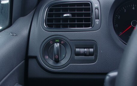 Volkswagen Polo VI (EU Market), 2012 год, 659 000 рублей, 18 фотография