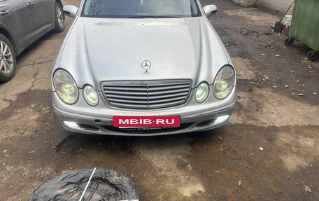 Mercedes-Benz E-Класс, 2002 год, 550 000 рублей, 3 фотография