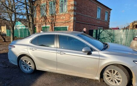 Toyota Camry, 2018 год, 2 600 000 рублей, 2 фотография