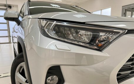 Toyota RAV4, 2019 год, 3 100 000 рублей, 11 фотография