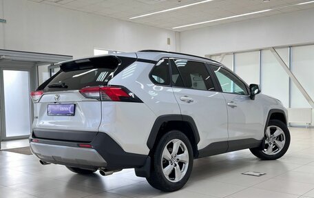 Toyota RAV4, 2019 год, 3 100 000 рублей, 2 фотография