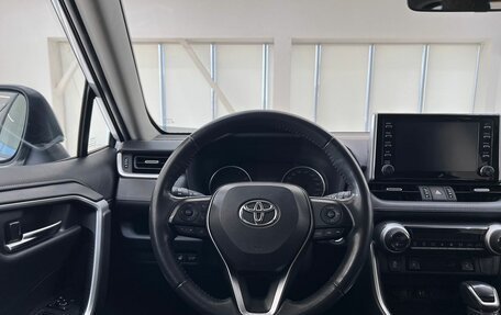 Toyota RAV4, 2019 год, 3 100 000 рублей, 14 фотография