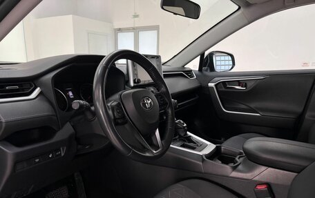 Toyota RAV4, 2019 год, 3 100 000 рублей, 22 фотография