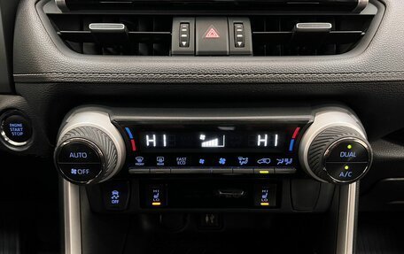 Toyota RAV4, 2019 год, 3 100 000 рублей, 21 фотография