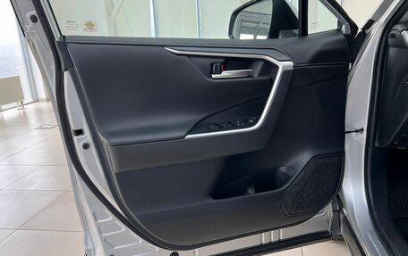 Toyota RAV4, 2019 год, 3 100 000 рублей, 25 фотография