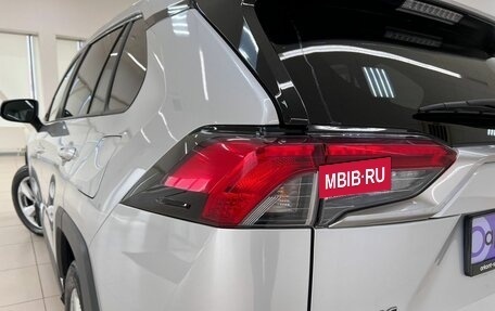 Toyota RAV4, 2019 год, 3 100 000 рублей, 10 фотография