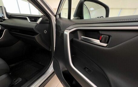 Toyota RAV4, 2019 год, 3 100 000 рублей, 34 фотография