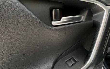 Toyota RAV4, 2019 год, 3 100 000 рублей, 32 фотография