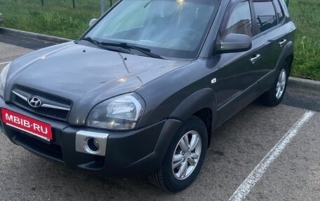 Hyundai Tucson III, 2008 год, 990 000 рублей, 3 фотография