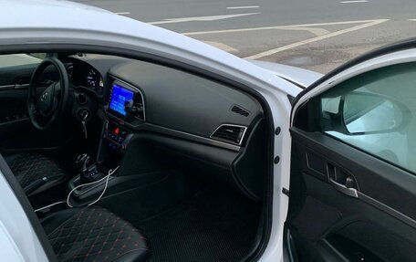 Hyundai Elantra VI рестайлинг, 2018 год, 1 299 000 рублей, 5 фотография