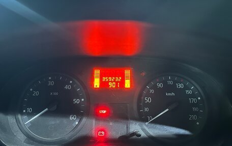 Renault Trafic, 2014 год, 2 000 000 рублей, 14 фотография