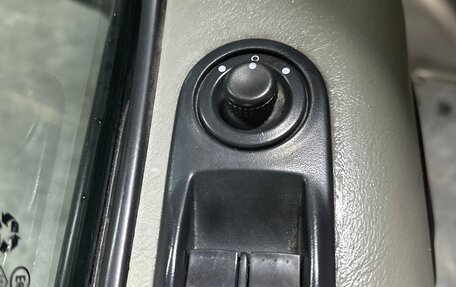 Renault Trafic, 2014 год, 2 000 000 рублей, 21 фотография