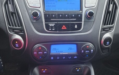 Hyundai ix35 I рестайлинг, 2010 год, 850 000 рублей, 10 фотография