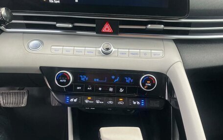 Hyundai Elantra, 2022 год, 1 820 000 рублей, 12 фотография