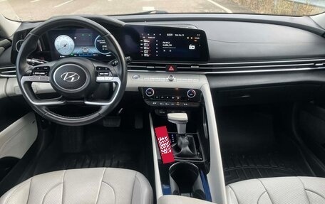 Hyundai Elantra, 2022 год, 1 820 000 рублей, 13 фотография