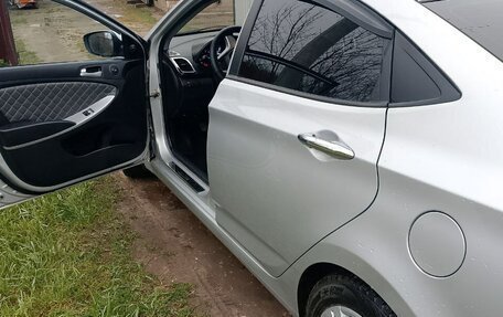 Hyundai Solaris II рестайлинг, 2013 год, 650 000 рублей, 4 фотография